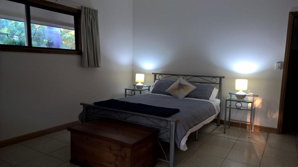 Magnetic Island Bed And Breakfast Horseshoe Bay Bagian luar foto