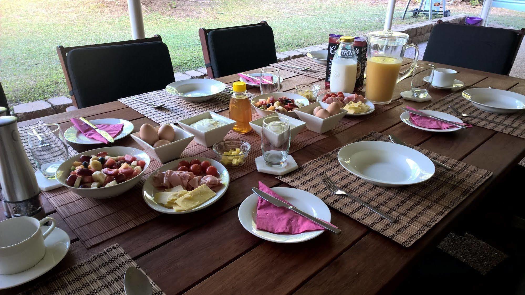 Magnetic Island Bed And Breakfast Horseshoe Bay Bagian luar foto