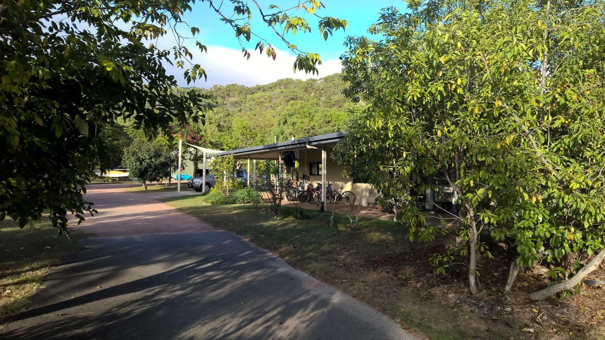 Magnetic Island Bed And Breakfast Horseshoe Bay Bagian luar foto